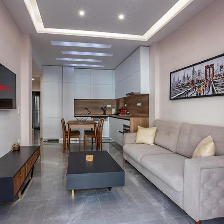 Luxury Downtown Apartment E1 เทสซาโลนิกิ ภายนอก รูปภาพ
