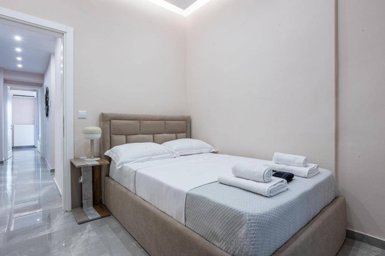 Luxury Downtown Apartment E1 เทสซาโลนิกิ ภายนอก รูปภาพ