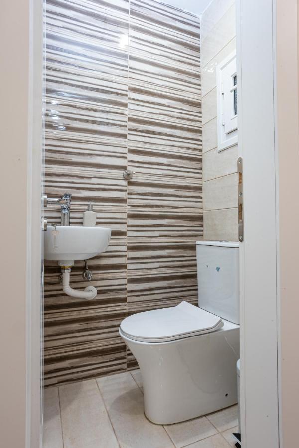 Luxury Downtown Apartment E1 เทสซาโลนิกิ ภายนอก รูปภาพ