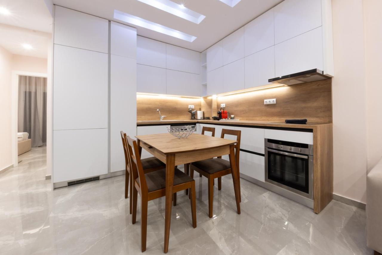 Luxury Downtown Apartment E1 เทสซาโลนิกิ ภายนอก รูปภาพ